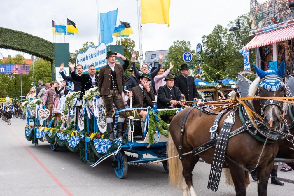 Parade Of The Oktoberfest Landlords And Breweries 2024 - Oktoberfest.de