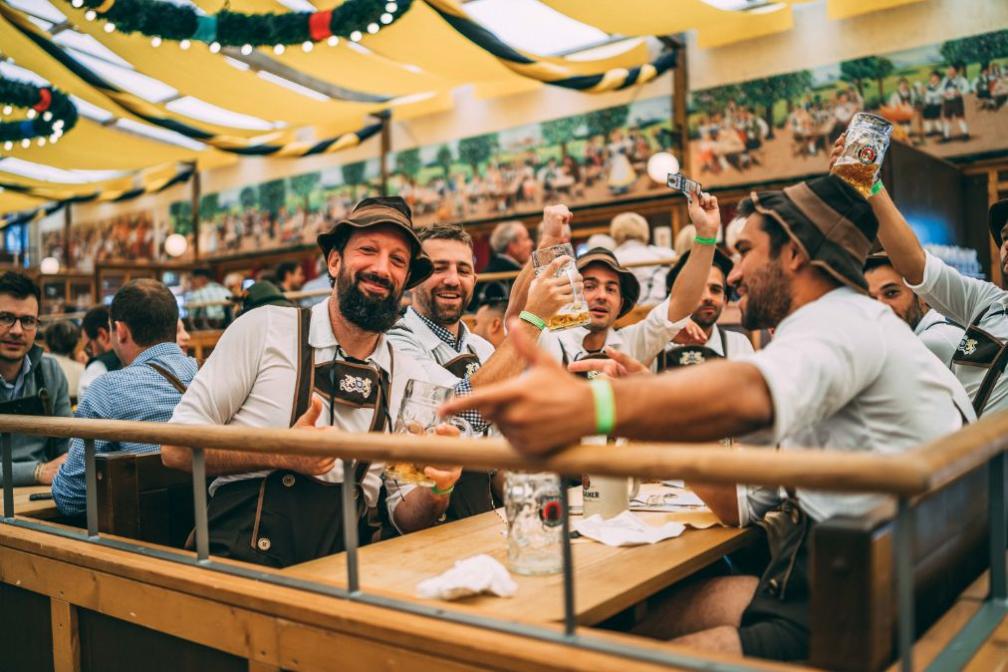 Paulaner Festzelt: Reservation, Atmosphere, History - Oktoberfest.de