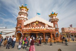 Das Café Kaiserschmarrn auf dem Oktoberfest