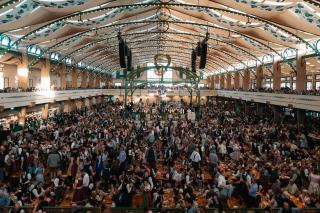 Pschorr-Festzelt Bräurosl: Reservation, atmosphere, history ...