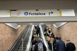 Rolltreppe am U-Bahnhof Theresienwiese