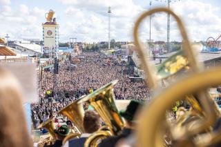 Tausende Zuschauer beim Platzkonzert 2024