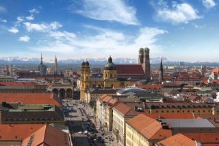 München mit dem Alpenpanorama München mit dem Alpenpanorama