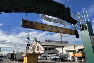 Der Abbau der Bierzelte, Fahrgeschäfte und Stände beginnt unmittelbar nach Festende.