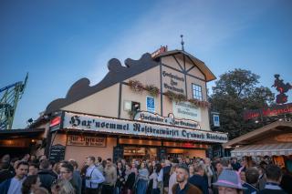 Hochreiter's Zur Bratwurst ist in der Matthias-Pschorr-Straße 65 zu finden. Hochreiter's Zur Bratwurst ist in der Matthias-Pschorr-Straße 65 zu finden.